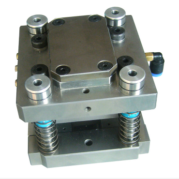 Molding Making Injections for Auto